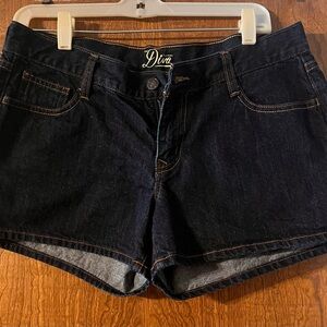 Vintage Old Navy Diva Women’s Shorts Size 10